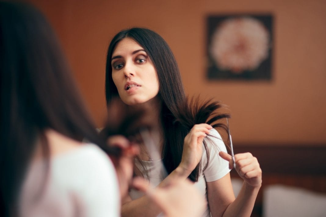 4 tips για να κόψεις τα μαλλιά σου σαν επαγγελματίας κομμωτής