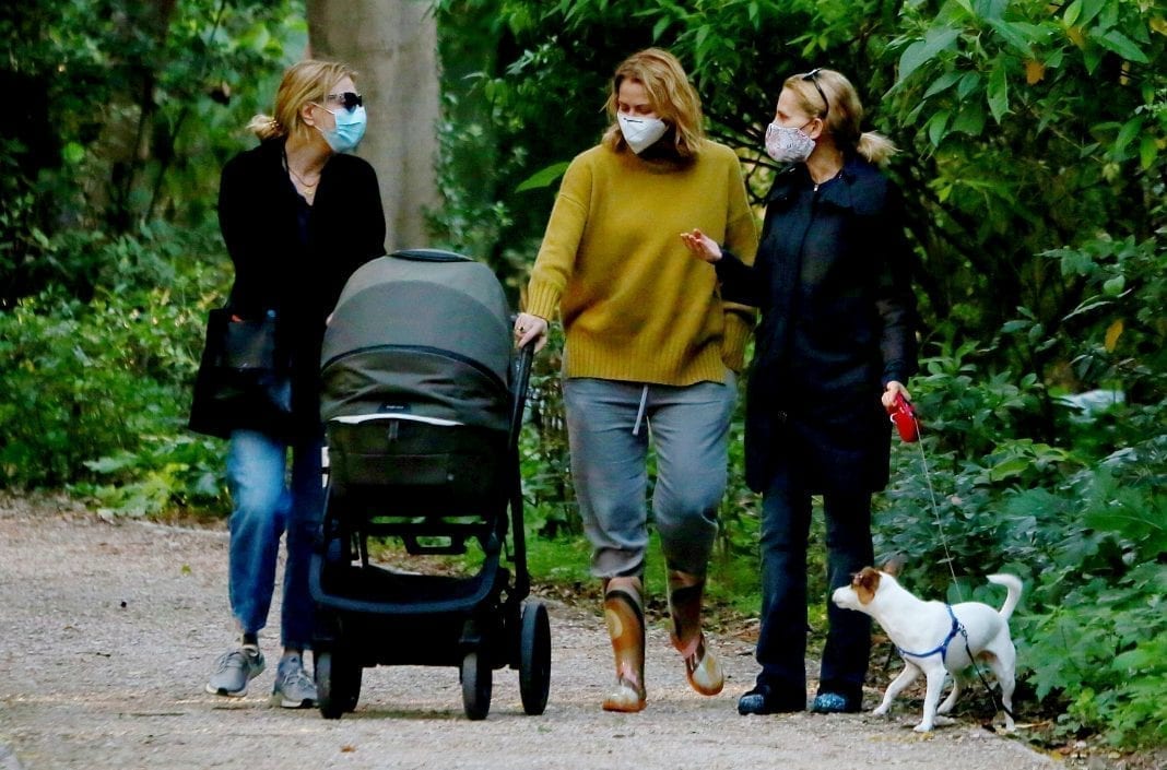 Τζένη Μπαλατσινού: Βόλτα στον Εθνικό Κήπο με τον νεογέννητο γιο της και τις Σμαράγδα Καρύδη και Ελένη Σκουλά!