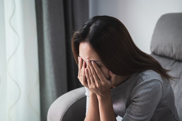 Πώς να αντιμετωπίσετε τα συμπτώματα κατάθλιψης εν μέσω lockdown