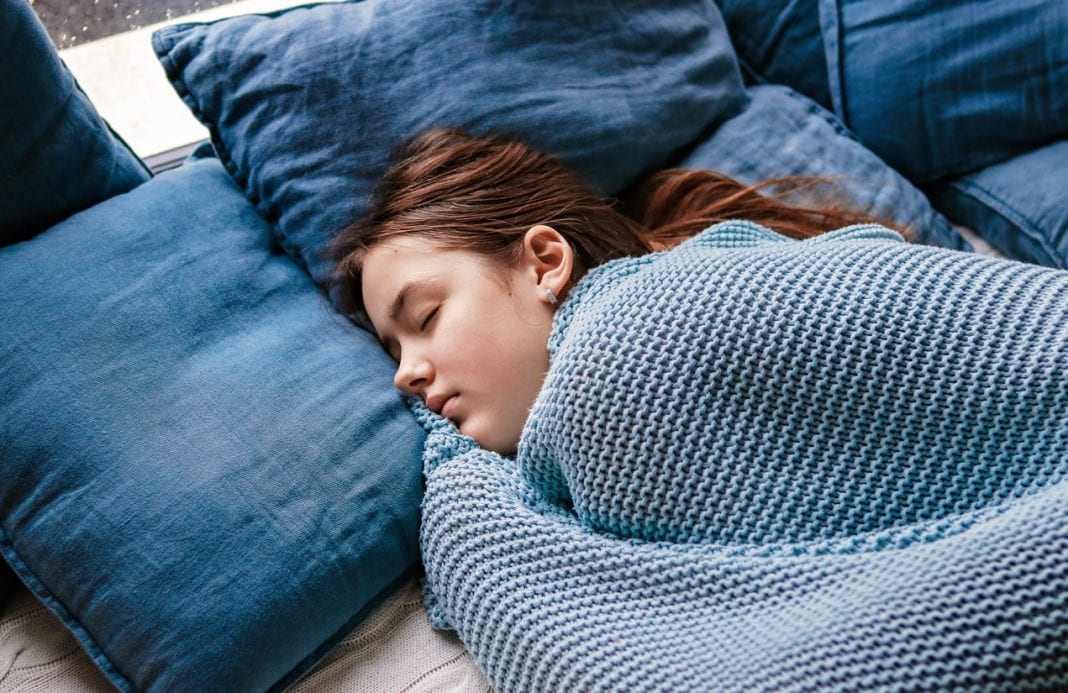 Με ή χωρίς μαξιλάρι; Πώς να κοιμάσαι για καλύτερη υγεία