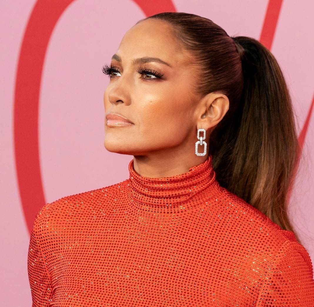 Jennifer Lopez: Η φωτογραφία με το καλλίγραμμο σώμα της που έφερε ρεκόρ στα like