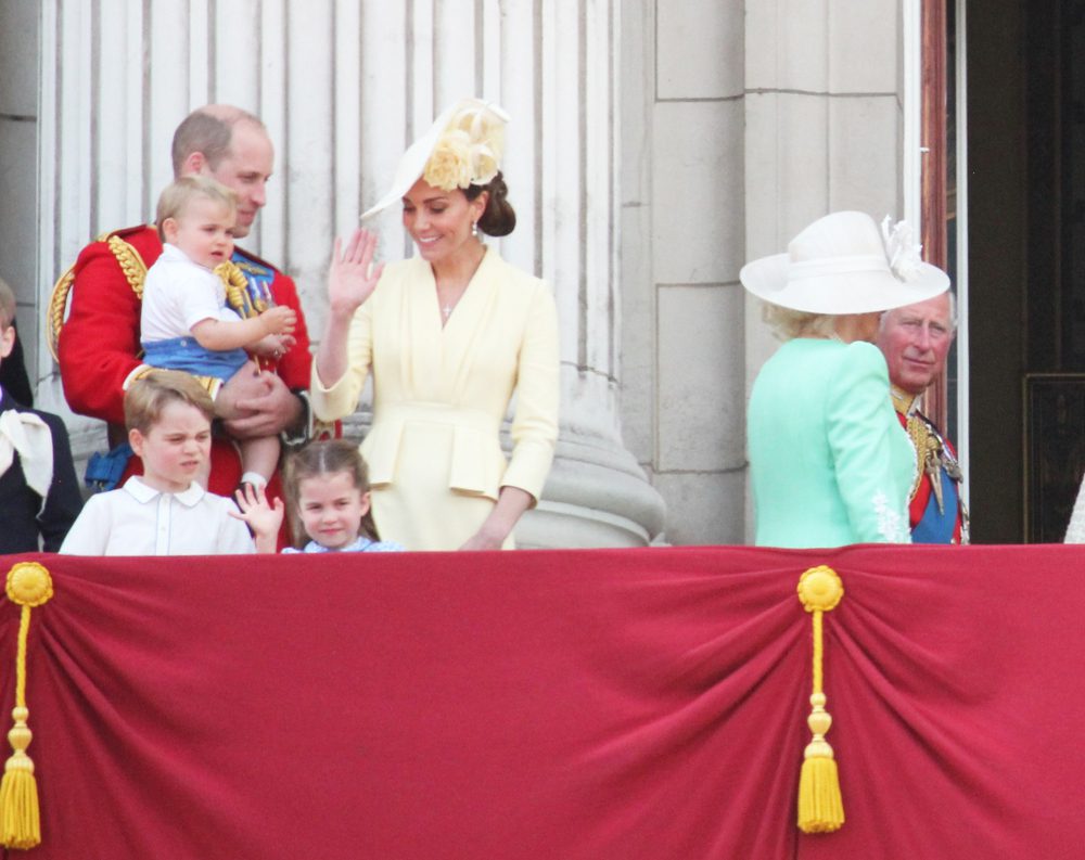 Πρίγκιπας Louis: Ο μικρός γιος της Kate και του William γίνεται τριών! Η φωτογραφία που δημοσιευσαν