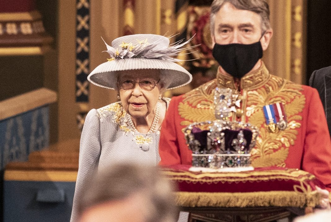 Βασίλισσα Ελισάβετ: Ο λόγος της μοναχικής δημόσιας εμφάνισης στο Κοινοβούλιο- Γιατί έλειπε ο θρόνος του Φίλιππου;