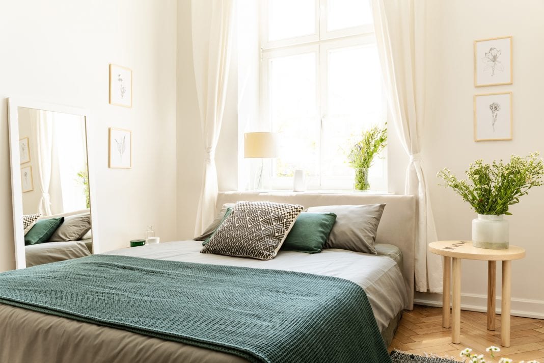 Διακόσμηση σπιτιού: Δώστε ανοιξιάτικη φρεσκάδα στην κρεβατοκάμαρά σας με υπέροχα tips