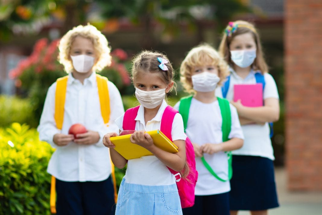 Παιδιά και πανδημία: Γιατί η βόλτα είναι το φάρμακό τους;