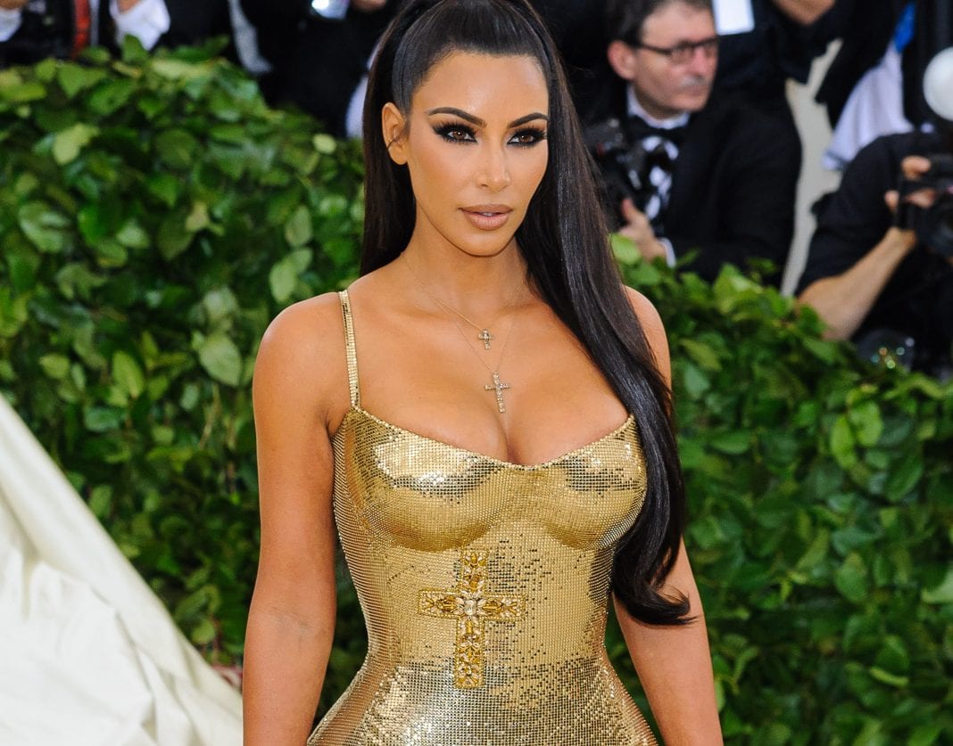 Kim Kardashian: Έγινε αγνώριστη! Η απίστευτη αλλαγή στο look της!