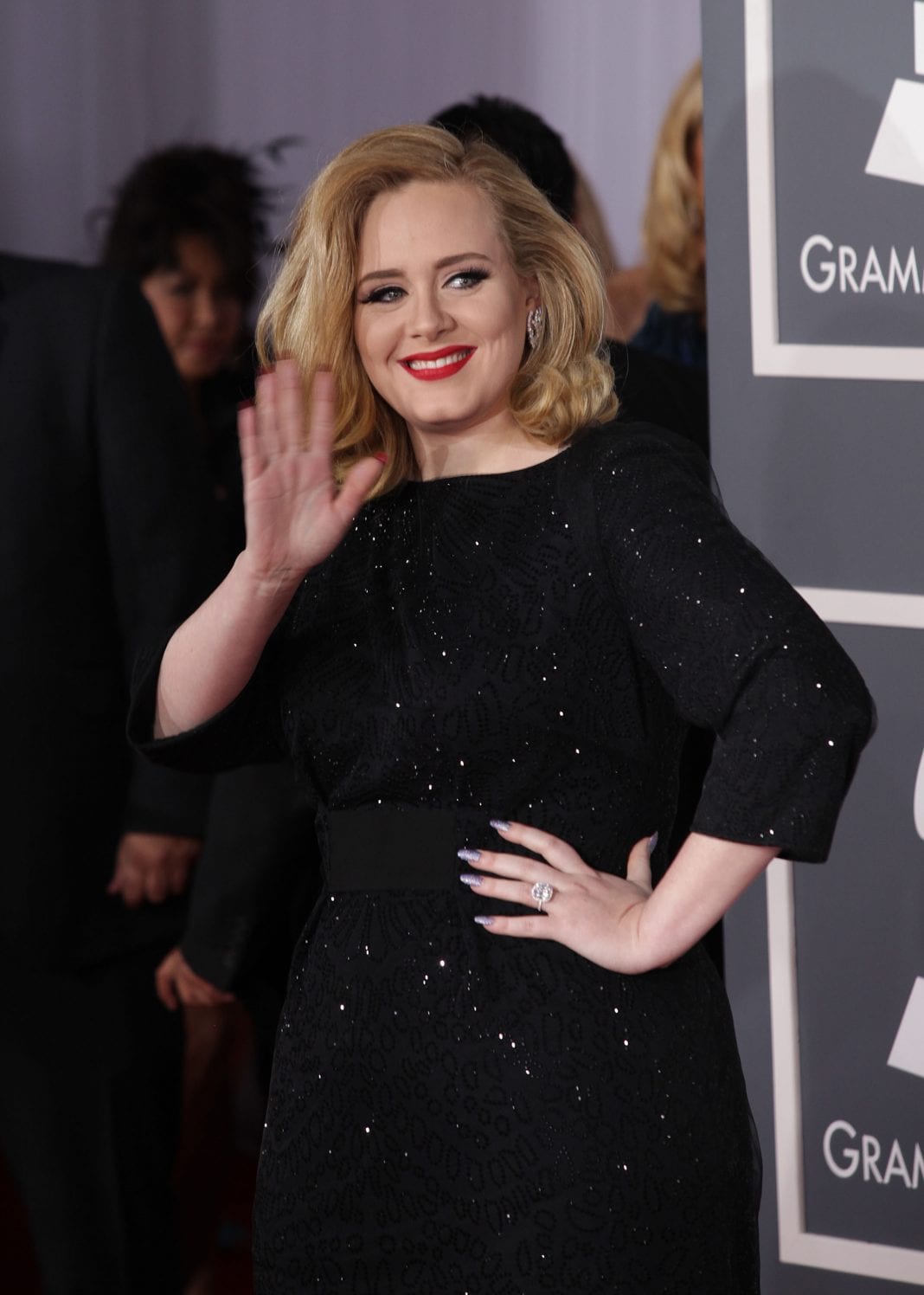 Adele: Αγνώριστη η τραγουδίστρια! Δείτε τη νέα ανάρτηση στο Instagram της