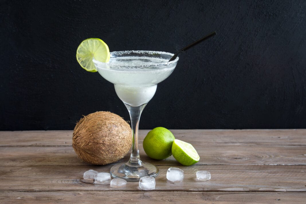 Coconut Margarita: Ένα κοκτέιλ που σίγουρα θες να δοκιμάσεις