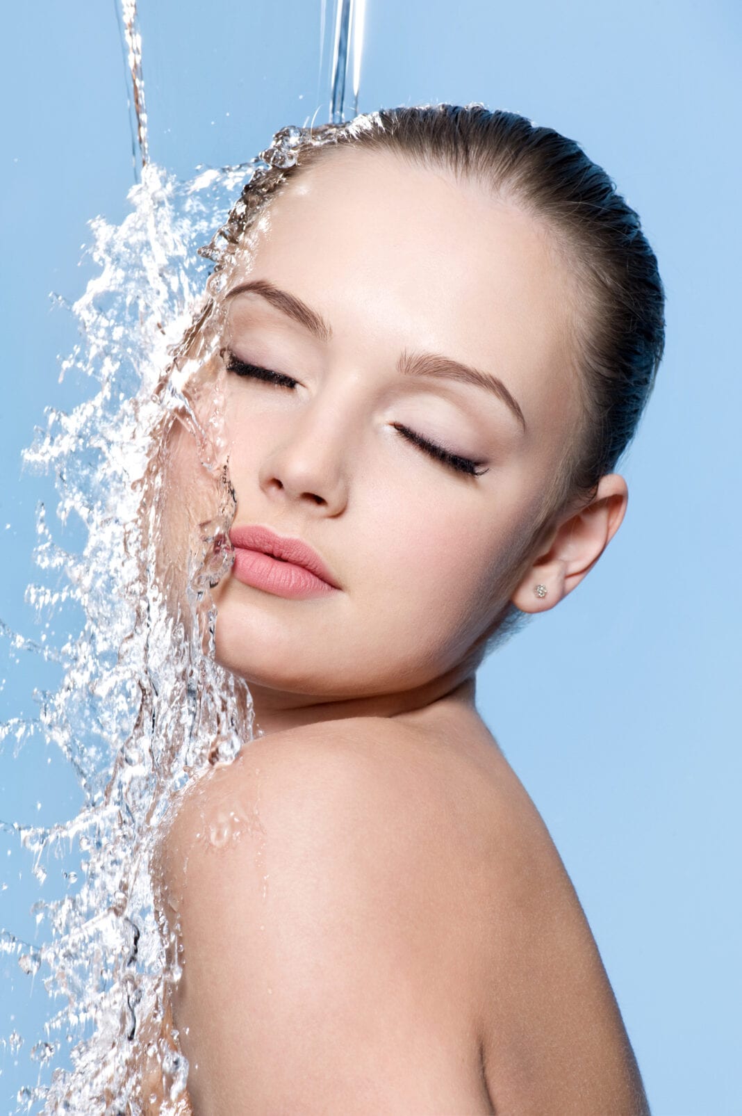 Face Care: Βαθύς καθαρισμός με μία μόνο κίνηση από την Radiant Professional Make Up