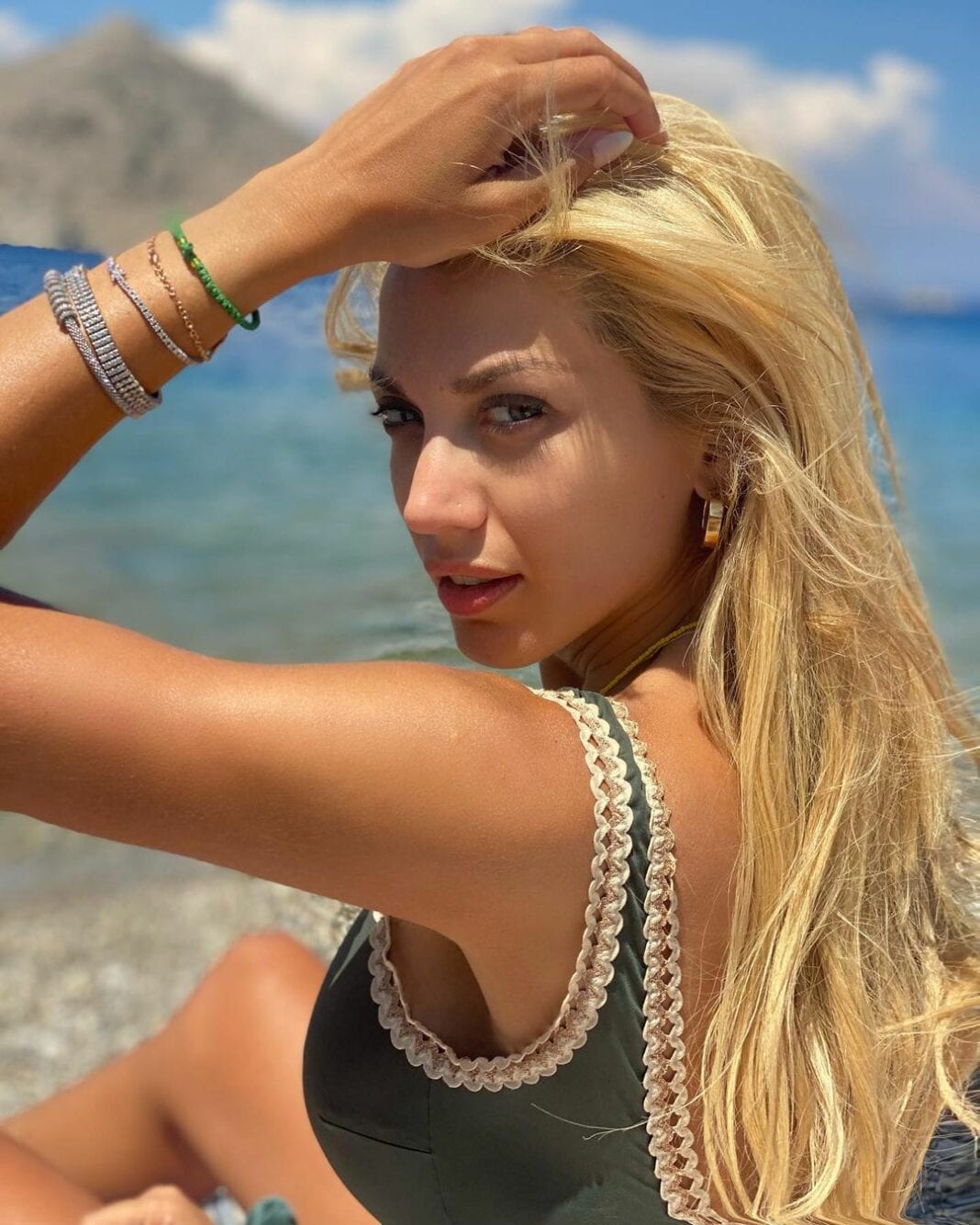 Κωνσταντίνα Σπυροπούλου: Δείτε τη να ποζάρει με ολόσωμο μαγιό! - Η φωτογραφία που δημοσίευσε στο Instagram