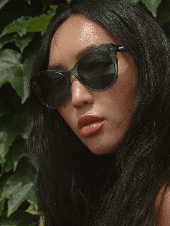 Sunglasses: Ανακάλυψε τη νέα sustainable συλλογή γυαλιών ηλίου της Levi's