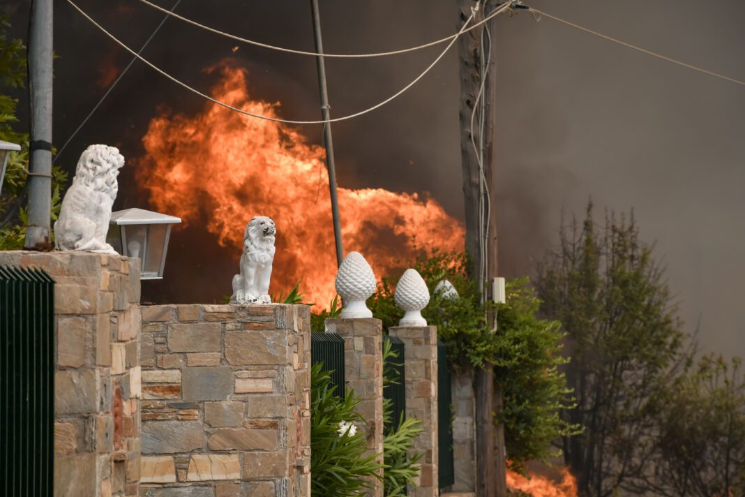 Πυρκαγιά στην Αττική: Νεκρός κάτοικος της Ιπποκρατείου Πολιτείας