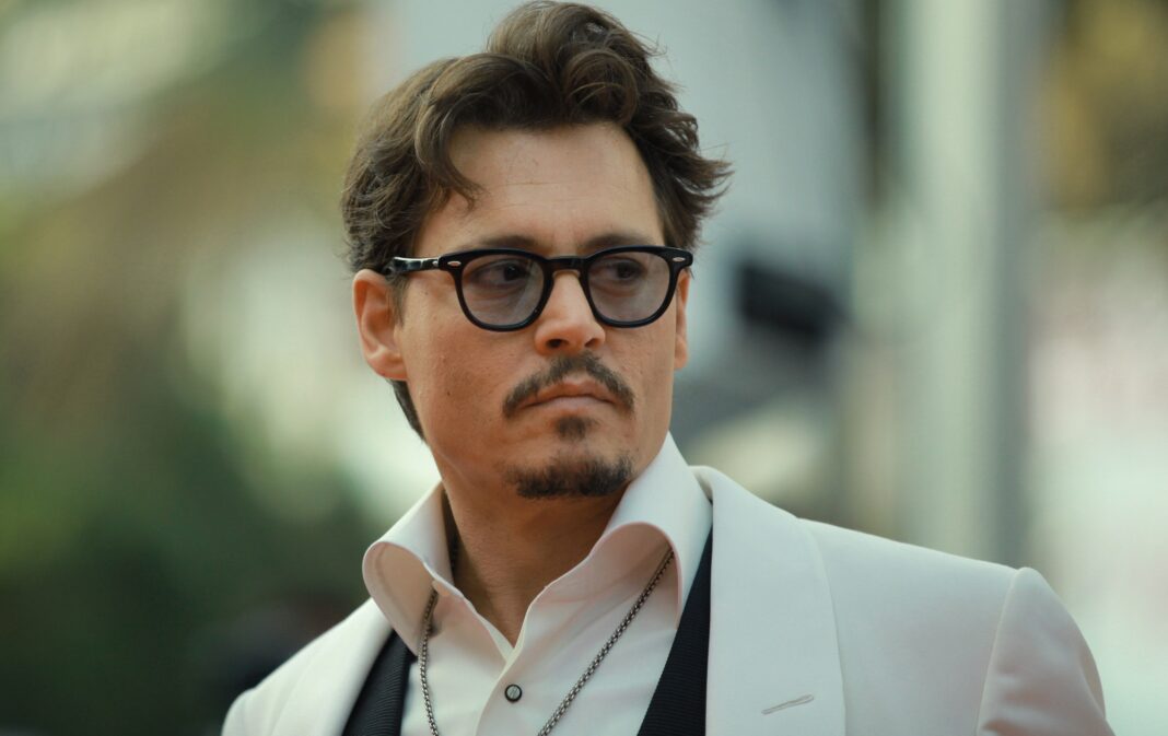 Johnny Depp: Ο ηθοποιός τα κάνει 