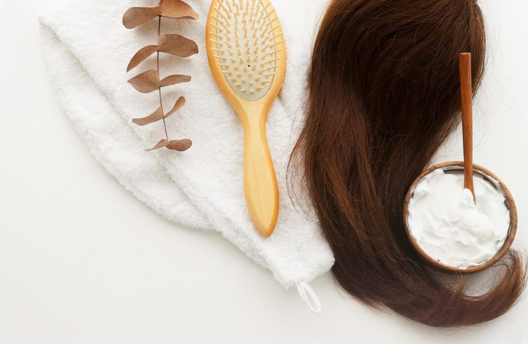 Φτιάξε τη δική σου μάσκα μαλλιών για φθαρμένα μαλλιά
