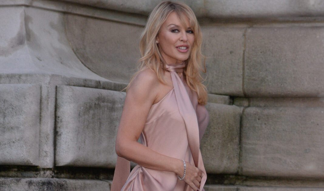 Kylie Minogue: Ενθουσιάζει το κοινό της με μία throwback φωτογραφία!