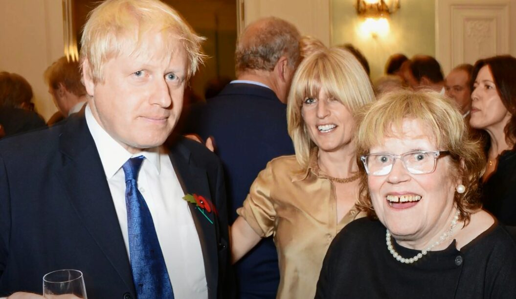 Boris Johnson: Έφυγε από τη ζωή στα 79 της χρόνια η μητέρα του, Charlotte