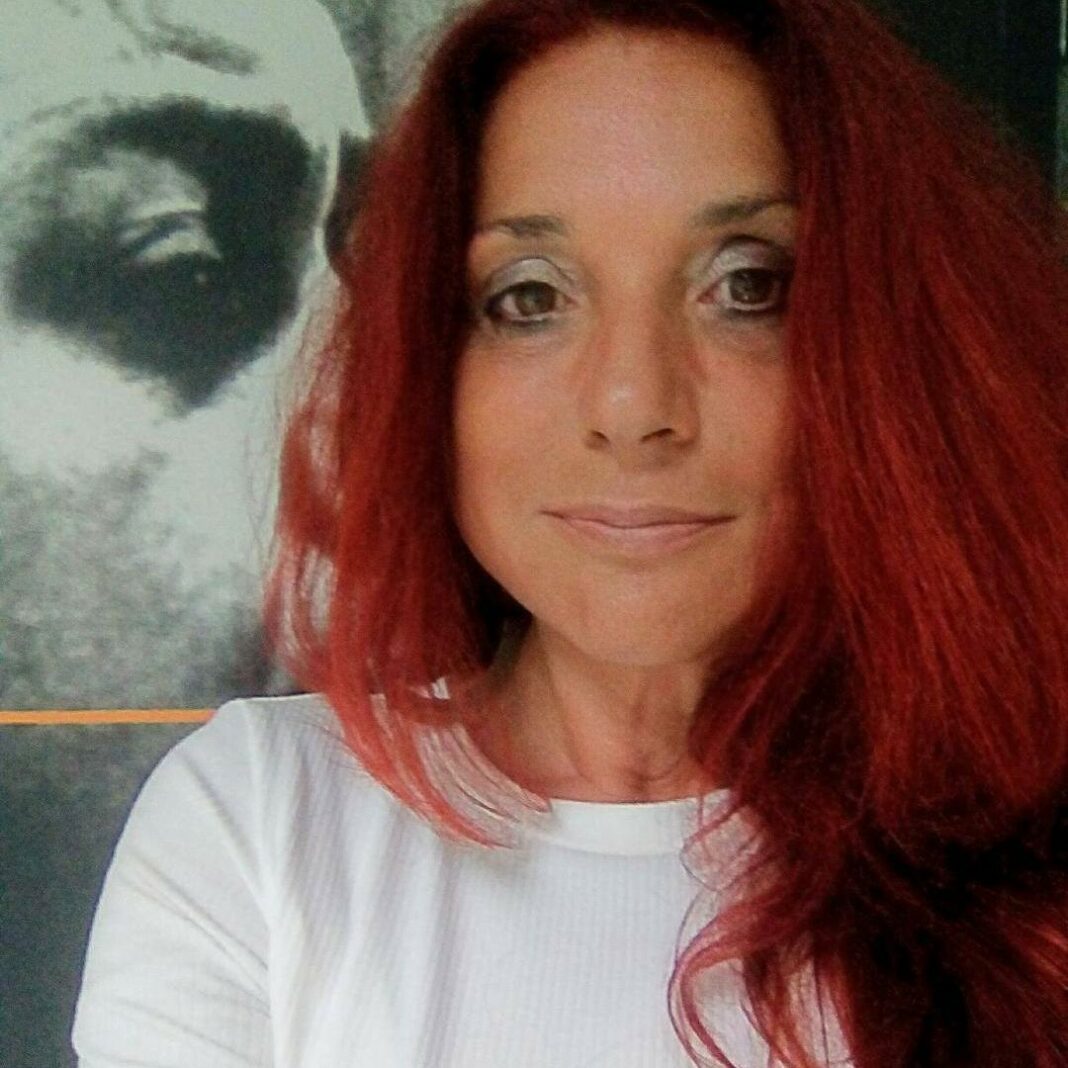Πέθανε η δημοσιογράφος της ΕΡΤ, Ζέτα Καραγιάννη ύστερα από μία άνιση μάχη με τον καρκίνο.