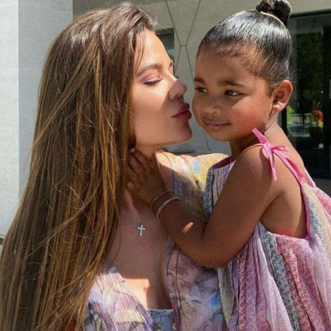 Θετικές στον κορονοϊό η Khloe Kardashian και η κόρη της, True