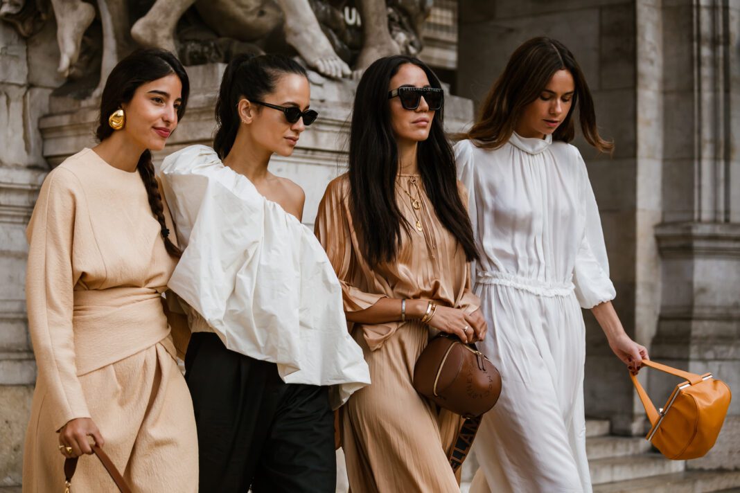 Ντύσου minimal chic όπως οι διεθνείς fashion bloggers που θαυμάζεις!