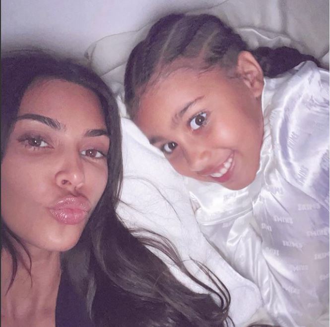 Kim Kardashian Η κόρη της έδειξε στο TikTok κατά λάθος πώς είναι εσωτερικά το... παλάτι τους!