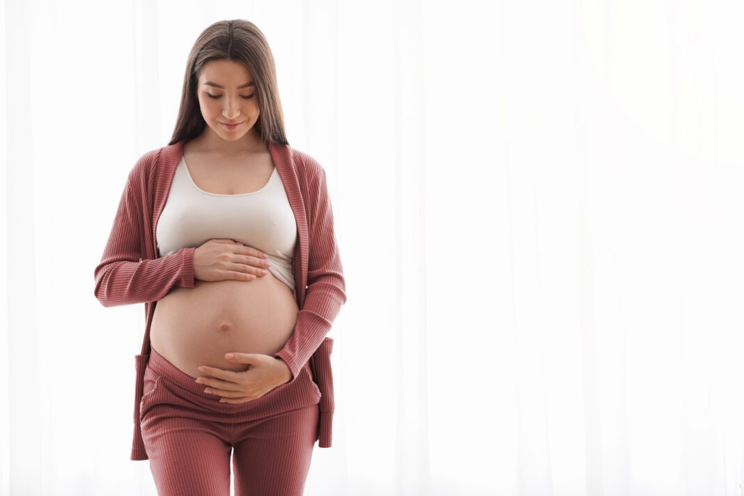 Όλες οι ερωτήσεις που έχει κάθε έγκυος για την πανδημία COVID-19