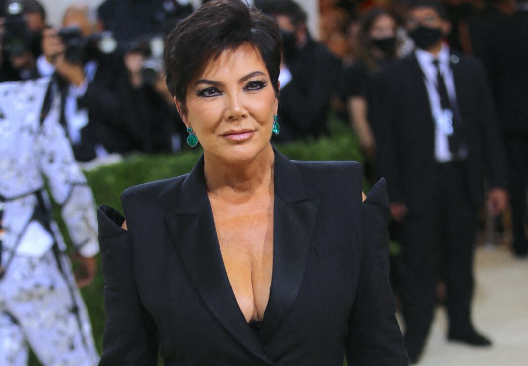 Kris Jenner: 4+1 ντυσίματα της δαιμόνιας μαμάς των Kardashian