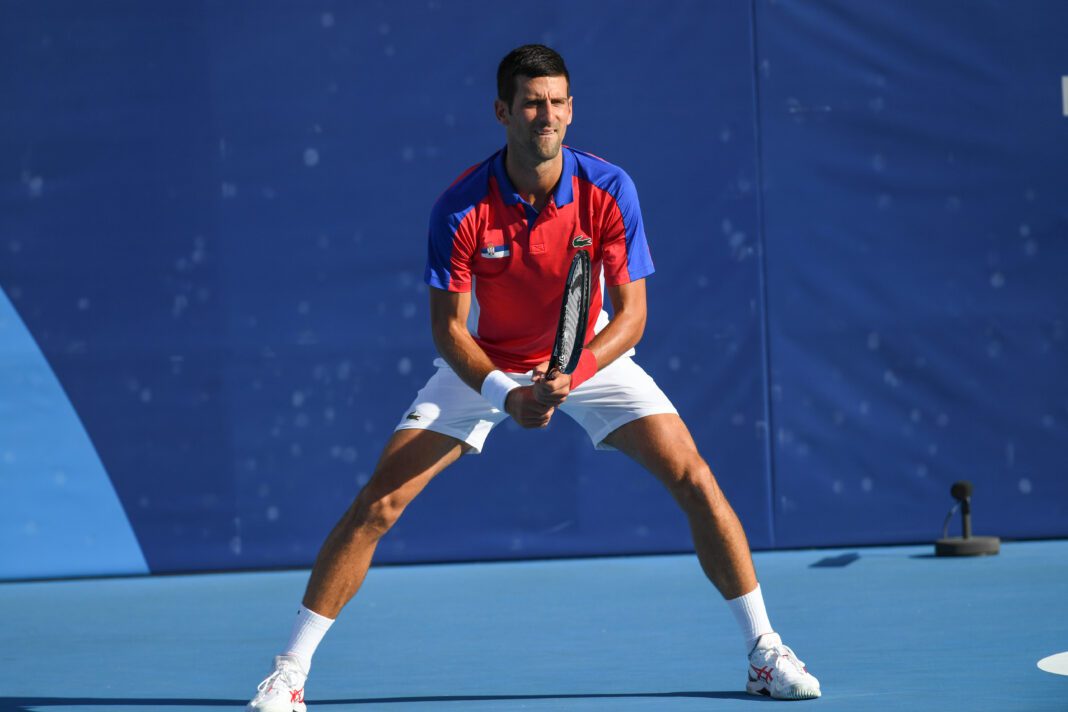 Novak Djokovic: Χαμός με τις εικόνες που τον δείχνουν αγκαλιά με παιδιά και χωρίς μάσκα, όταν νοσούσε από κορονοϊό