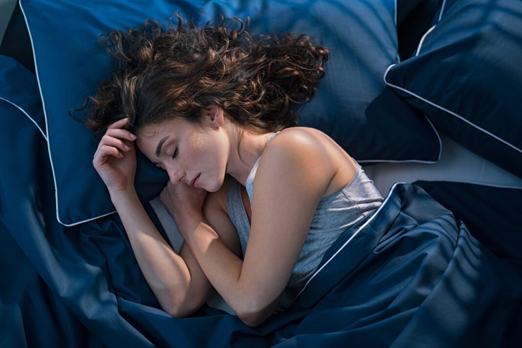 Υπάρχει εξήγηση γιατί κάνεις άστατο ύπνο κατά την διάρκεια της περιόδου σου