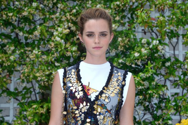 Emma Watson: Δημιούργησε το πιο εύκολο χτένισμα μαλλιών για επίσημες εμφανίσεις με τα bobby τσιμπιδάκια της