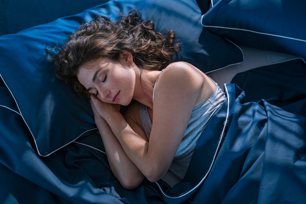 Αϋπνία: 4 τεχνικές να την αντιμετωπίσεις και να κοιμηθείς καλύτερα