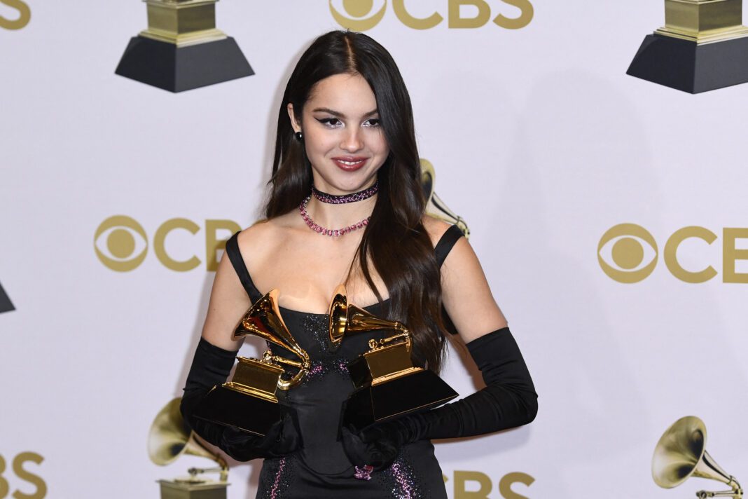 Grammys 2022: Οι μεγάλοι νικητές της βραδιάς ανά κατηγορία