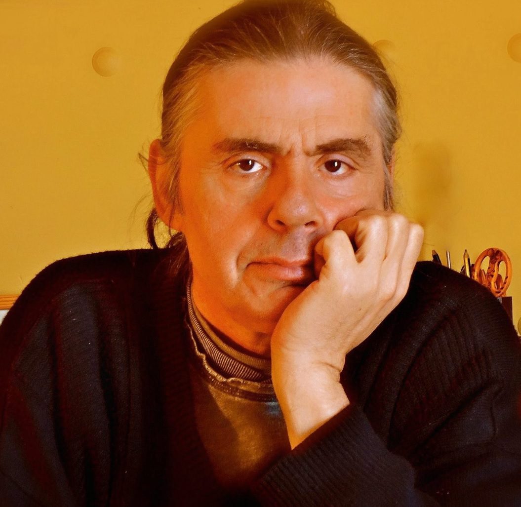 Σταύρος Λογαρίδης: Πέθανε ο γνωστός συνθέτης και τραγουδιστής