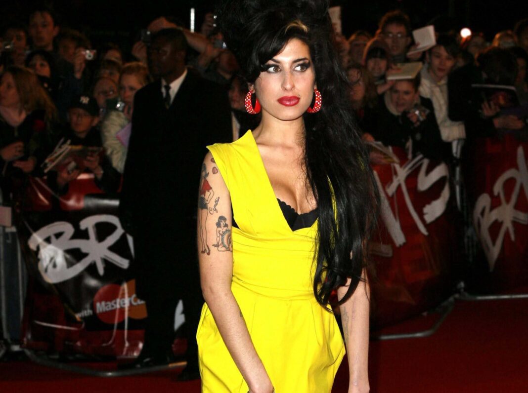 Richard Collins: Πέθανε στα 71 του ο πατριός της διάσημης τραγουδίστριας Amy Winehouse