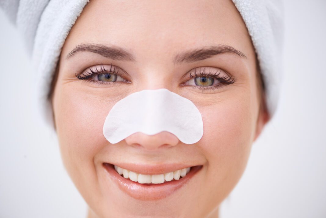 Πόροι στην μύτη: Δες τα βήματα για καθαρό και λαμπερό πρόσωπο χωρίς ατέλειες!