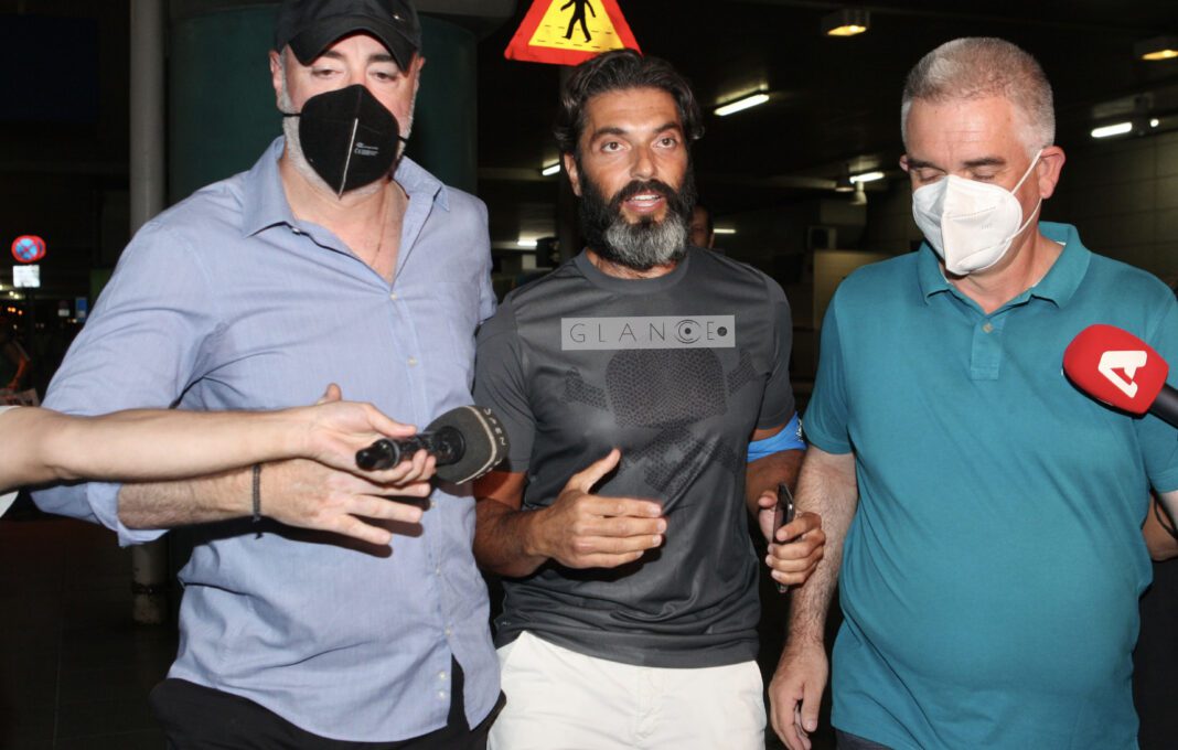 Survivor: Επέστρεψε στην Ελλάδα ο Σπύρος Μαρτίκας μετά την αποχώρησή του (Φωτογραφίες)