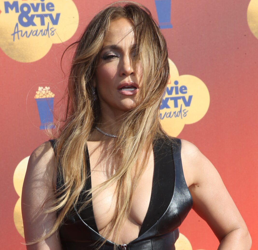 Jennifer Lopez: Δάκρυσε στα MTV Awards! Δείτε τον λόγο (βίντεο)