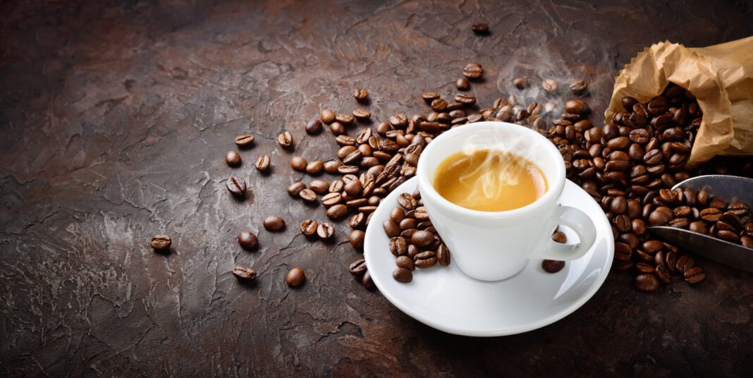 Ο καφές βοηθάει στην αποφυγή του κινδύνου πρόωρου θανάτου – Ποια τα οφέλη του στην υγεία