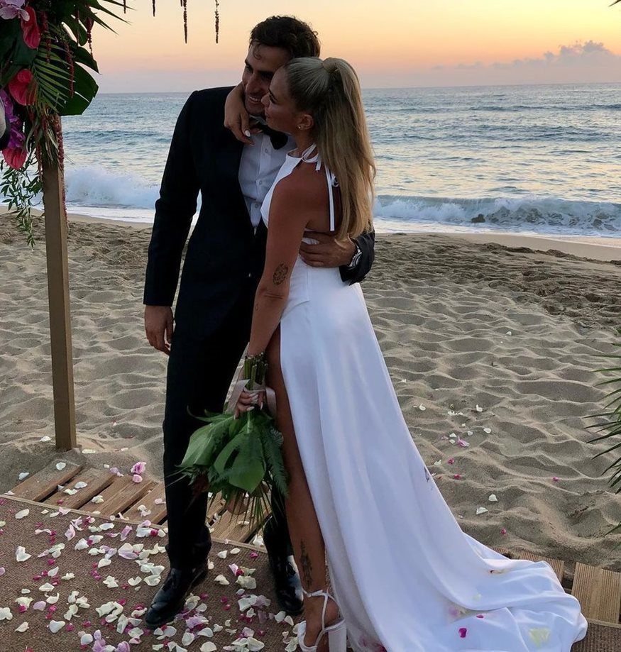 Κόνι Μεταξά: Η απάντηση που έδωσε στο Instagram για το κόστος του γαμήλιου ταξιδιού στις Μαλδίβες με τον Μάριο Καπότση