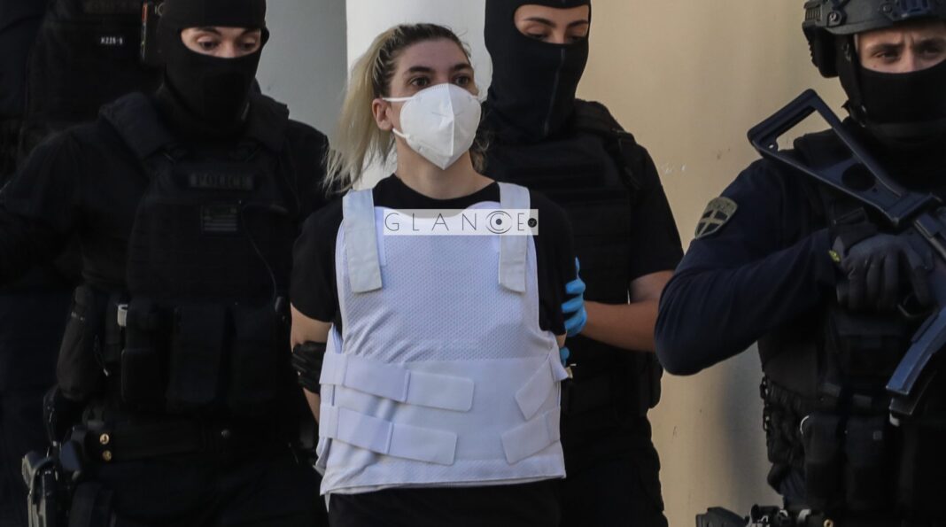 Ρούλα Πισπιρίγκου: Οδηγήθηκε στην ανακρίτρια - Φορά αλεξίσφαιρο, εμφανώς αδυνατισμένη
