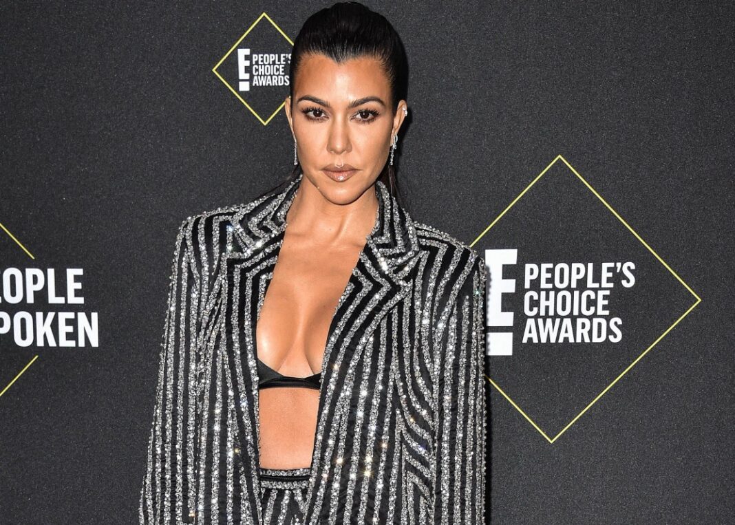 Kourtney Kardashian: Φόρεσε δαντελένιο ρούχο αξίας 35€ στη παρουσίαση της συλλογής της!
