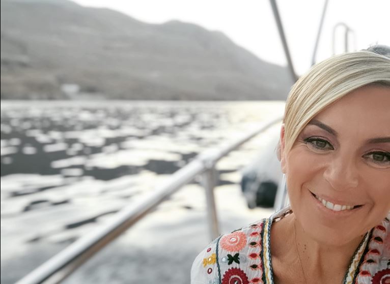 Αντιγόνη Ανδρεάκη: Οι συγκλονιστικές αναρτήσεις της παρουσιάστριας από την Κρήτη για τη μάχη της με τον καρκίνο
