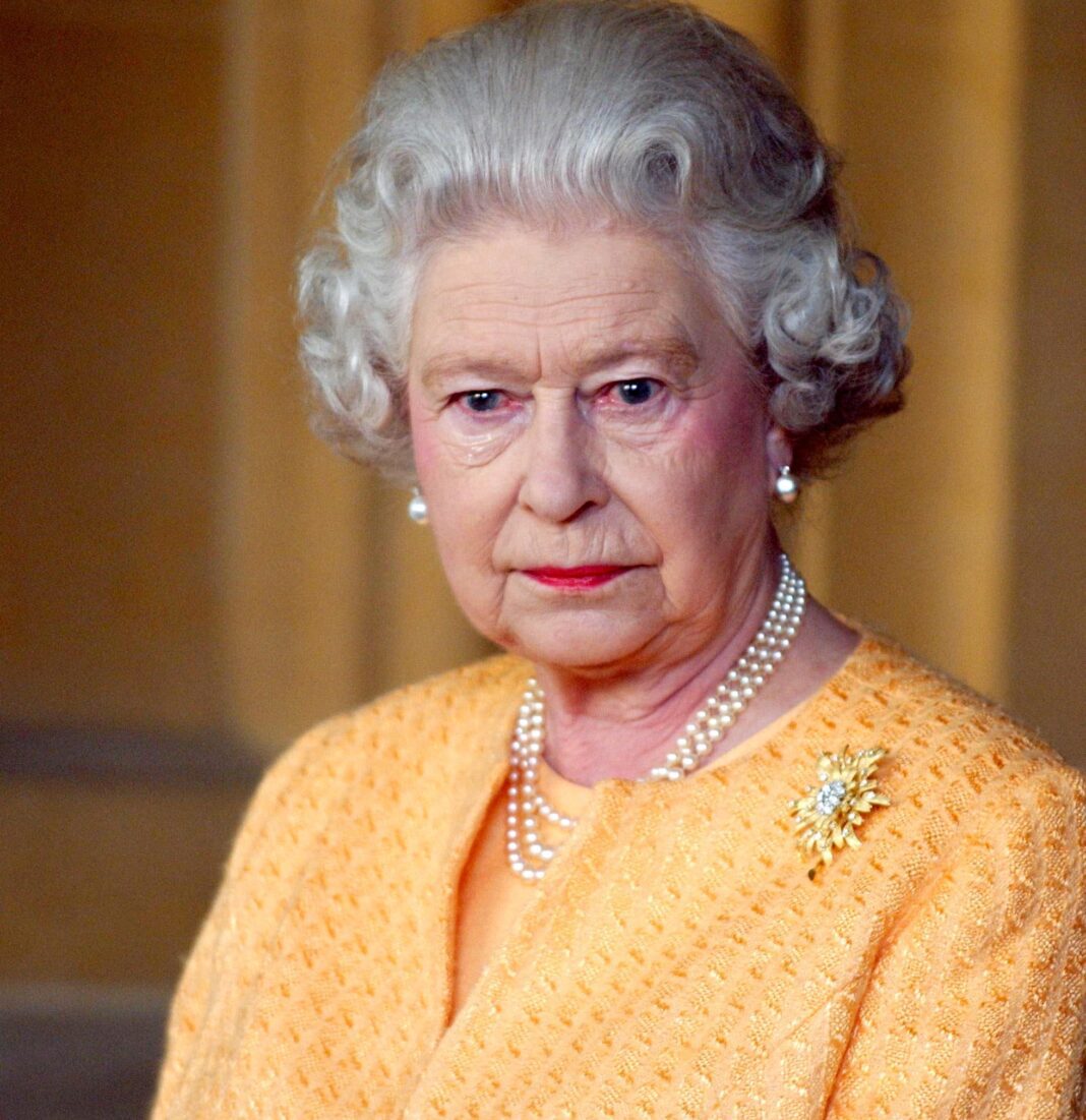 Μεγάλη Βρετανία: Τι προβλέπει το πρωτόκολλο για τη διαδοχή της Βασίλισσας Ελισάβετ