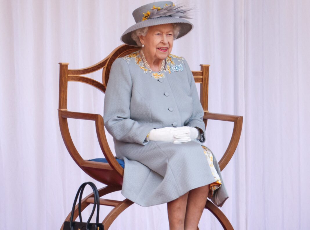 Βασίλισσα Ελισάβετ: Η περιπετειώδης ζωή, ο γάμος, τα παιδιά και το τέλος της μακροβιότερης μονάρχη που πέθανε σε ηλικία 96 ετών