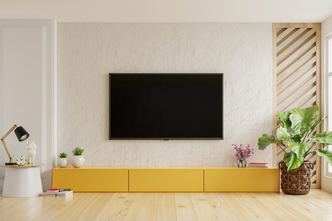 Πώς να καθαρίσεις την τηλεόραση χωρίς να καταστρέψεις την οθόνη