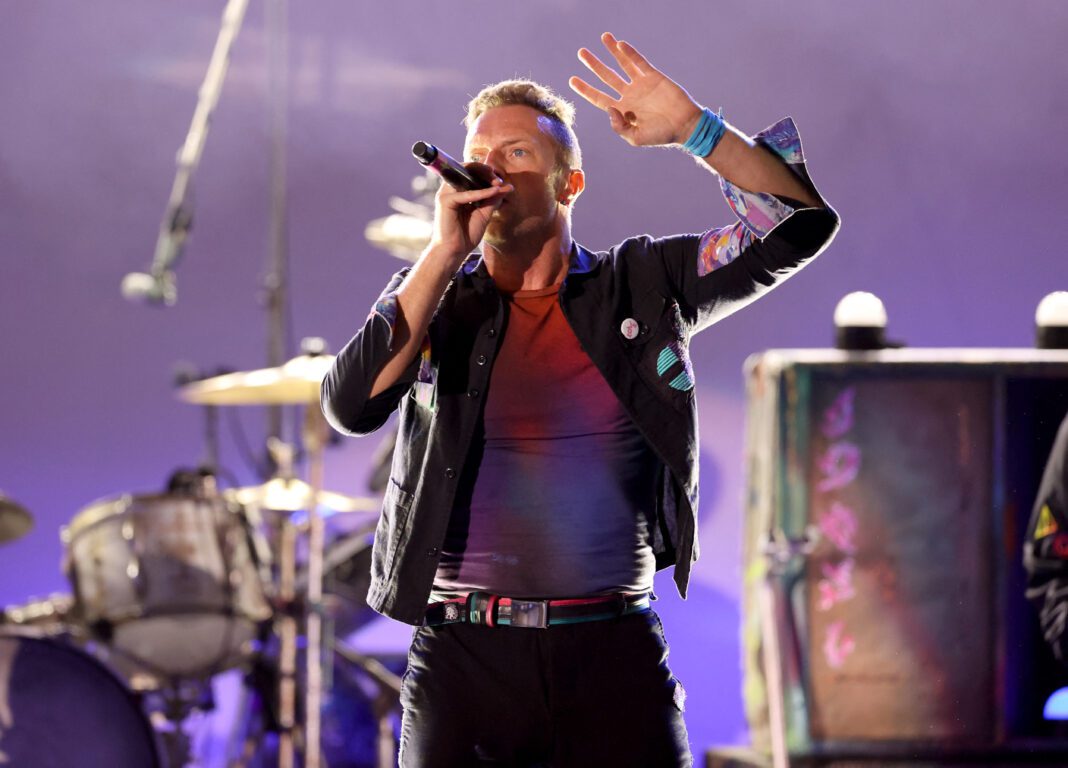 Coldplay: Ακυρώνουν συναυλίες λόγω προβλημάτων υγείας του frontman τους, Chris Martin!