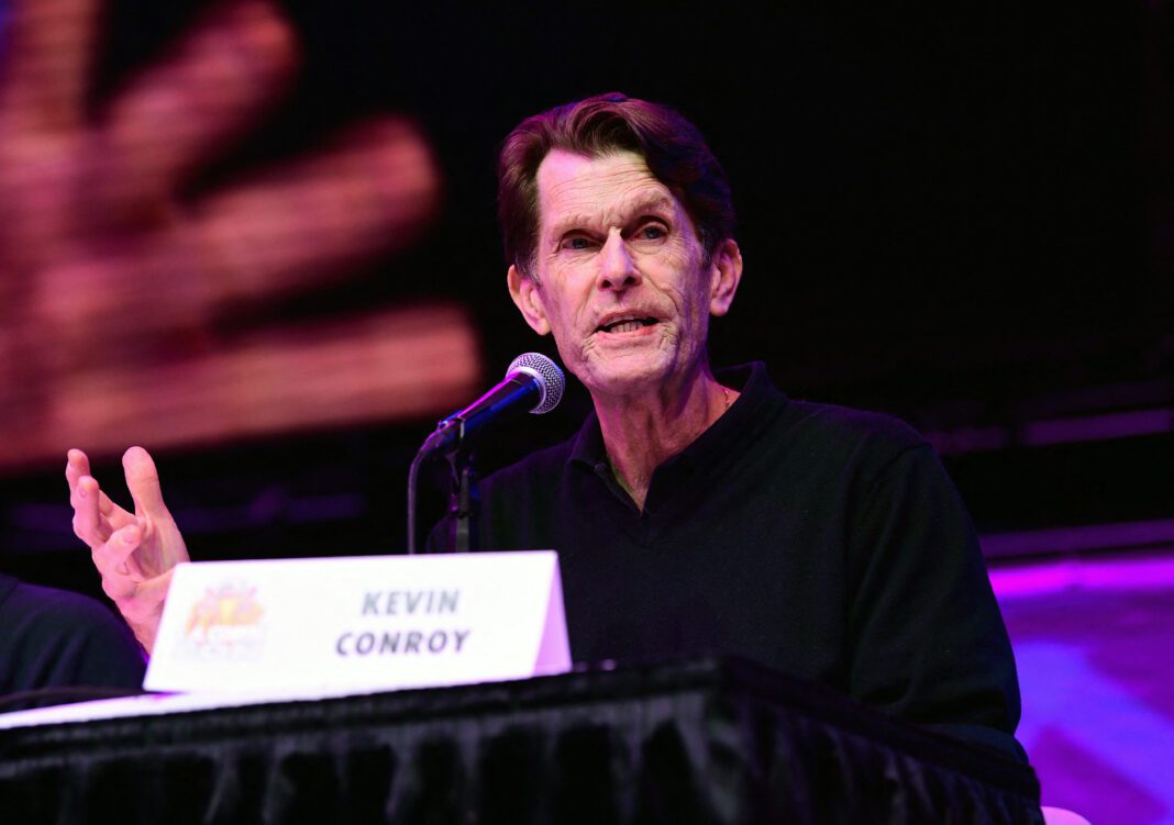 Πέθανε ο ηθοποιός που χάρισε τη φωνή του στον Batman, Kevin Conroy