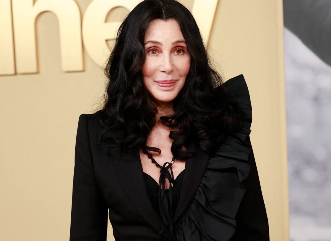 Cher: Αυτός είναι ο νέος - και κατά 40 χρόνια - νεότερος σύντροφός της!