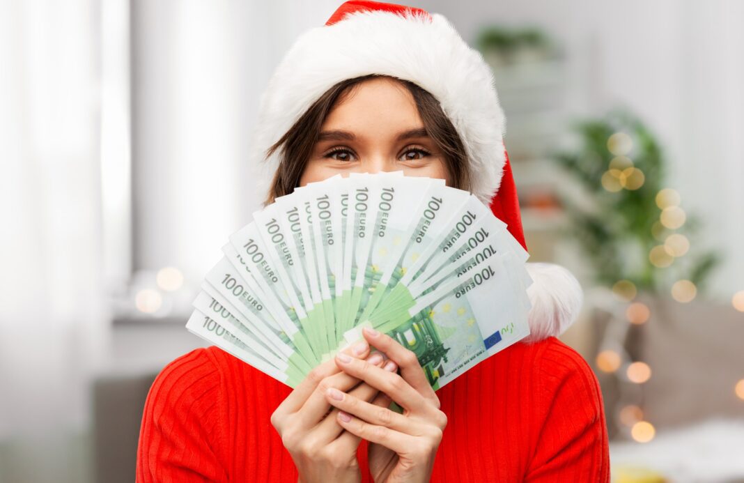 Φορολοταρία: Έγινε η κλήρωση των Χριστουγέννων! Αυτοί είναι οι τυχεροί που κερδίζουν 100.000 ευρώ!