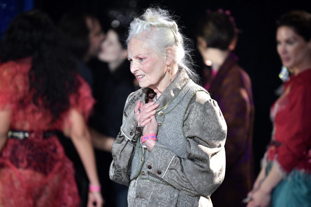 Πέθανε στα 81 της χρόνια η εμβληματική σχεδιάστρια μόδεας Vivienne Westwood