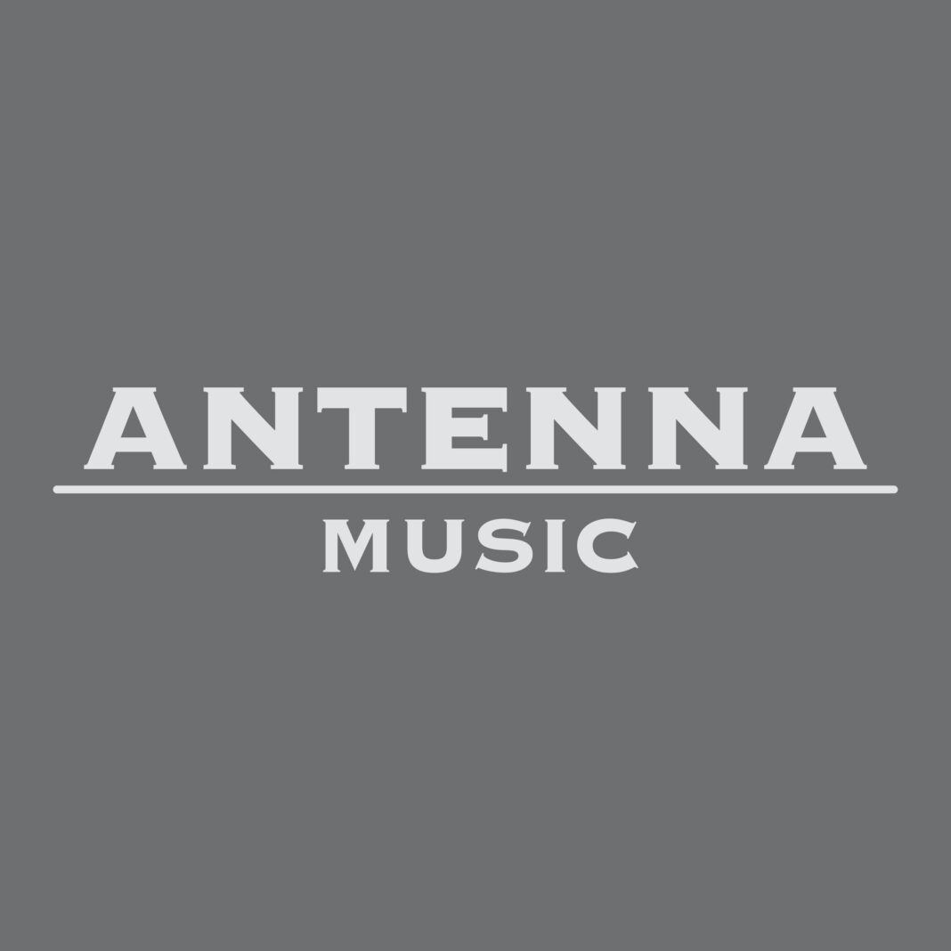 Ο ANTENNA MUSIC ευχαριστεί την Ζωή Κρονάκη και την Ράνια Κωστάκη για την συμβολή τους στα ραδιόφωνα του ομίλου